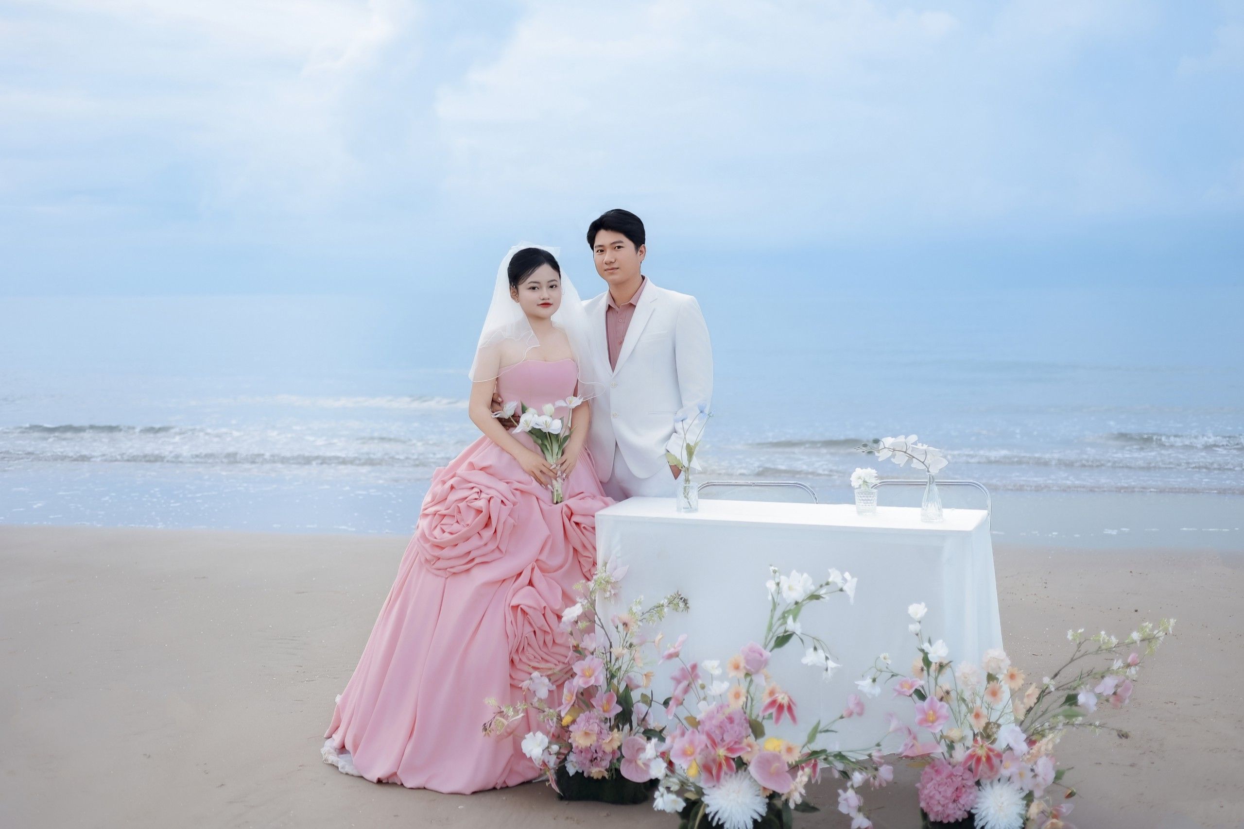 VĂN TÂY – THẢO UYÊN